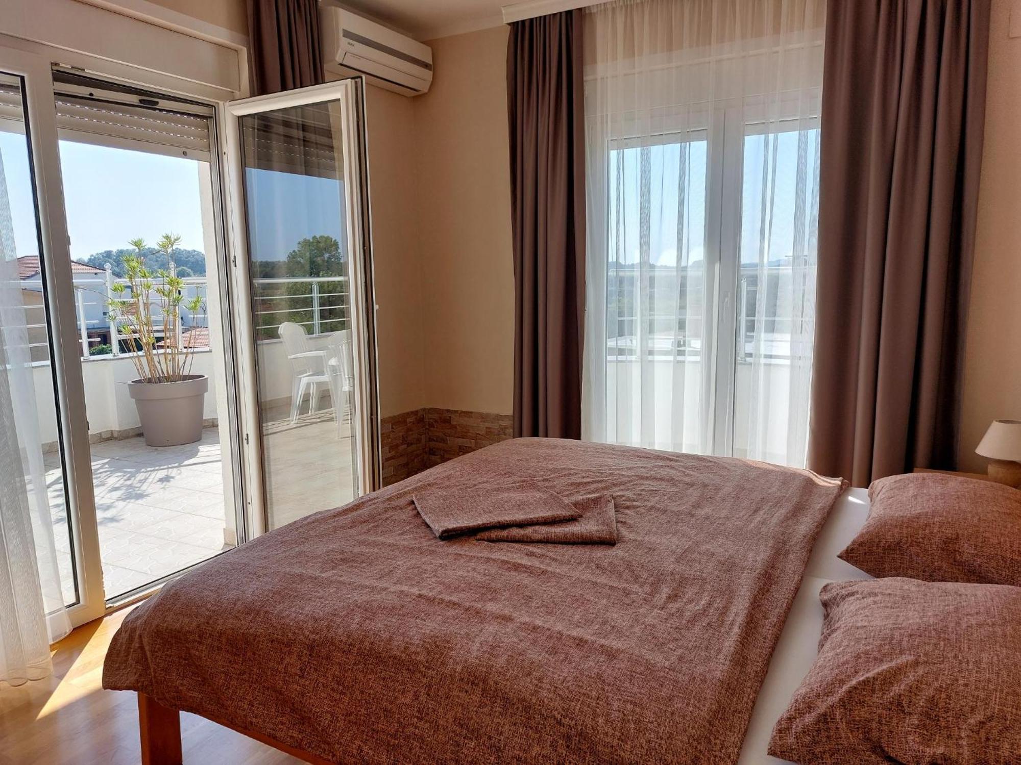"House Muenster" Bed&Breakfast - Ulcinj ドニ・シュトイ 部屋 写真